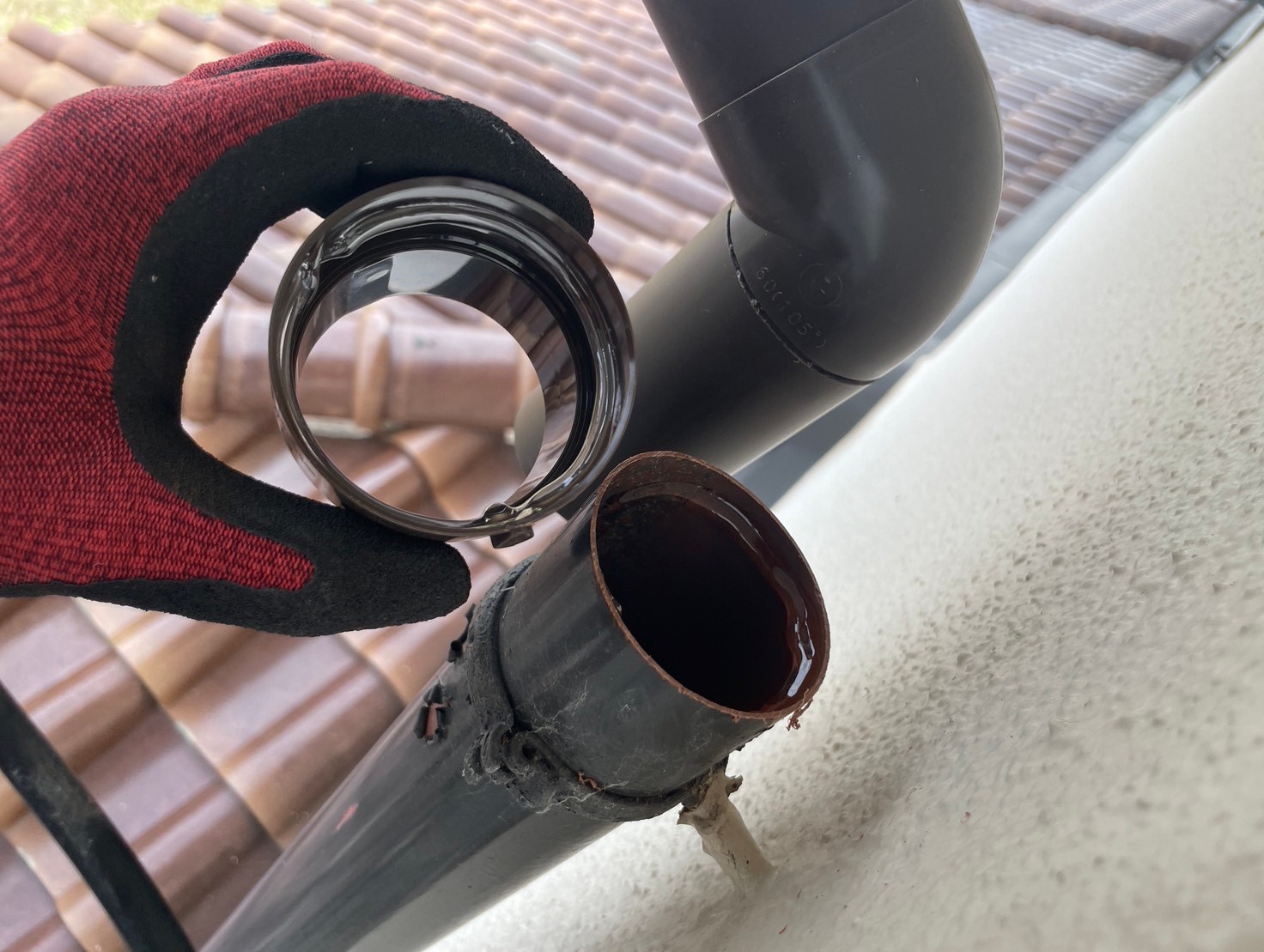 部分雨とい架け替え工事 