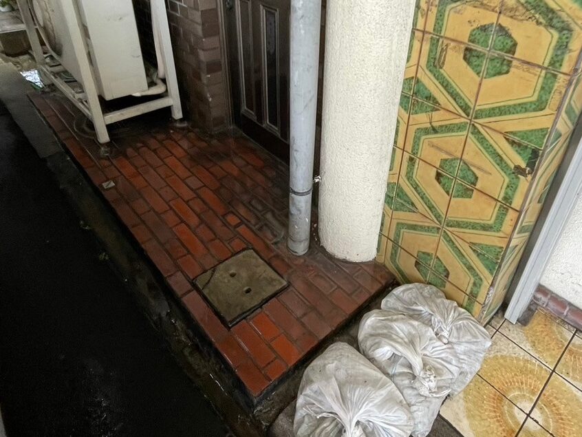 雨とい詰まり掃除 