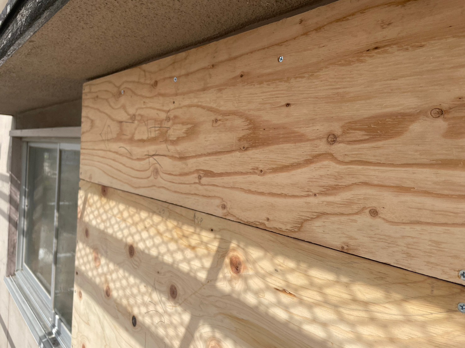 戸袋板金鎧張り 