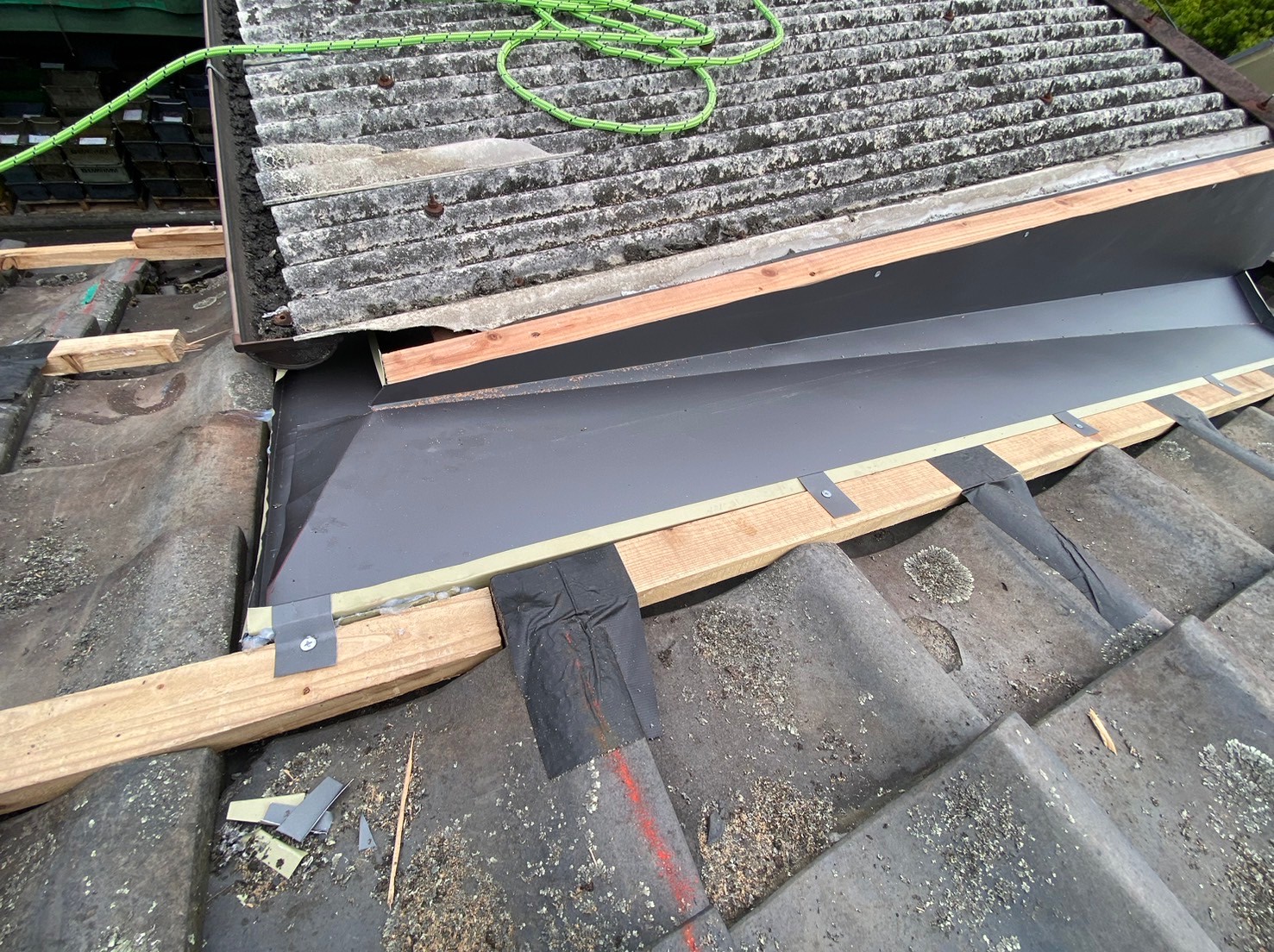 ガルバ波板カバー工事