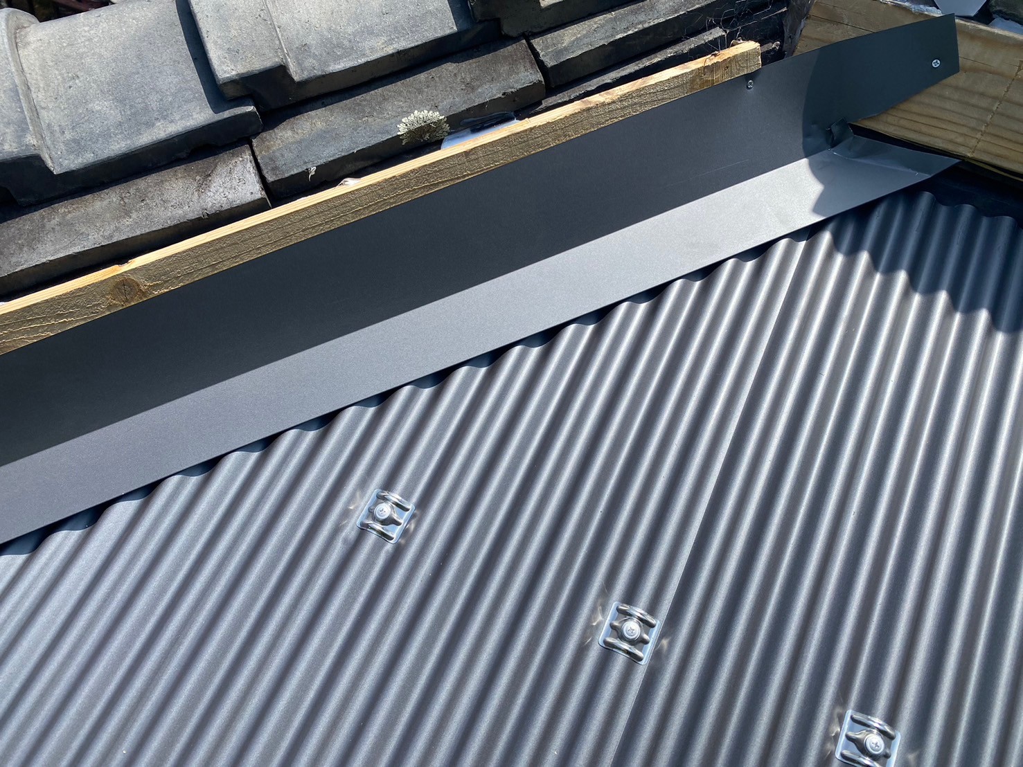 ガルバ波板カバー工事