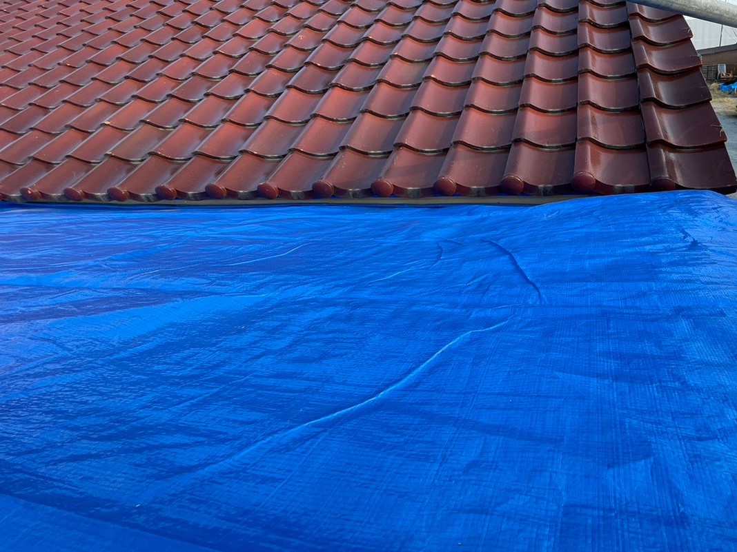 既存波板撤去及びポリカ小波張り替え工事