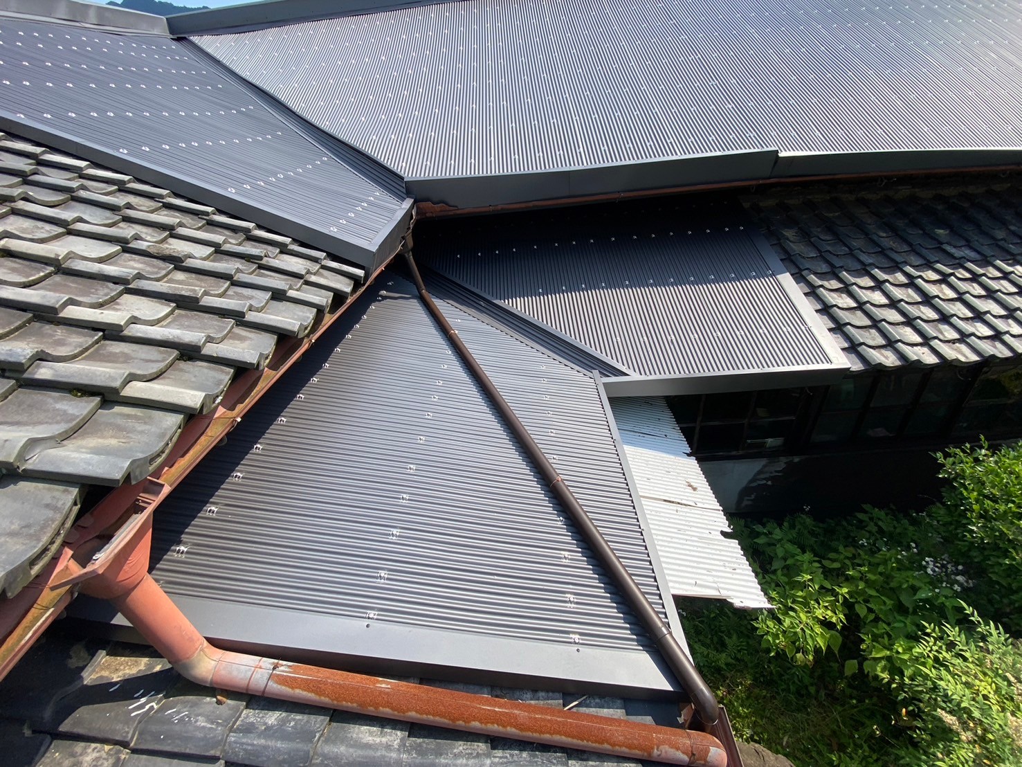 R6.6/4～6/17　桜井市　株式会社神山鉄工所様　屋根カバー工事