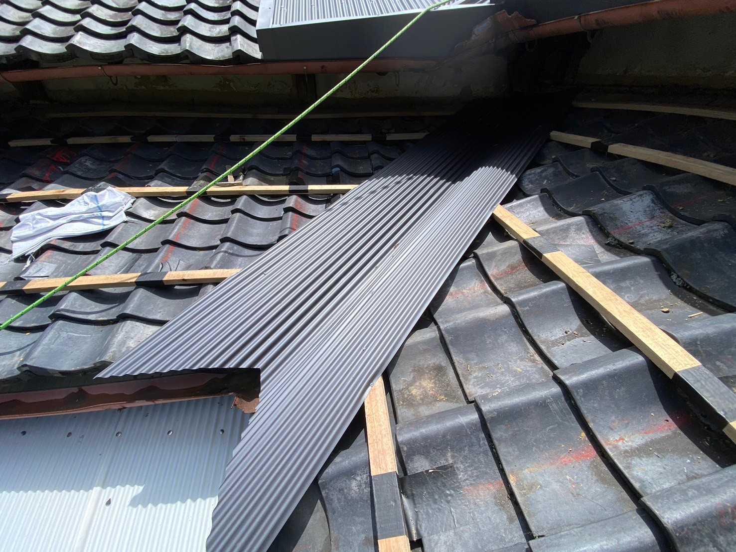 ガルバ波板カバー工事