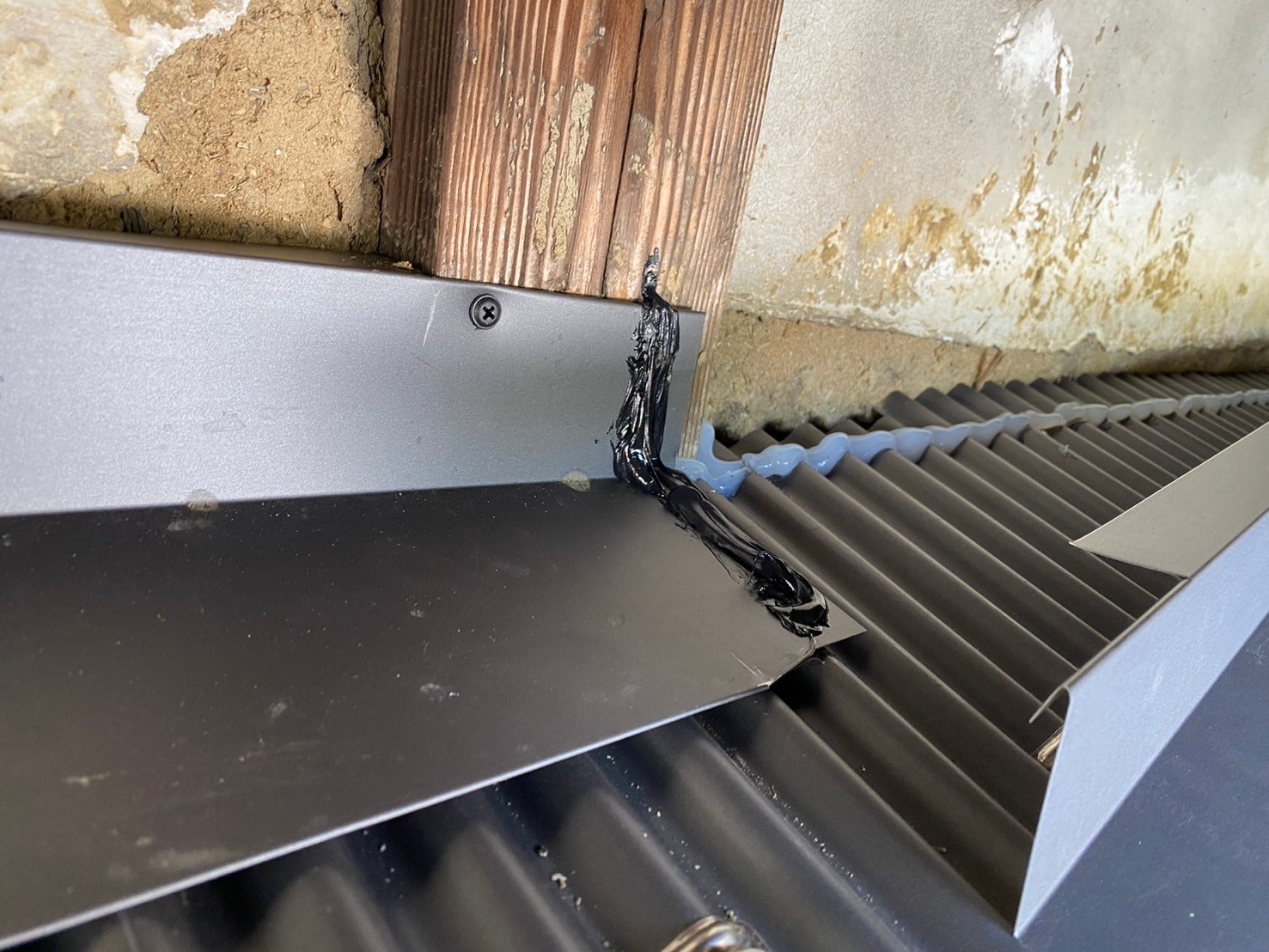 ガルバ波板カバー工事