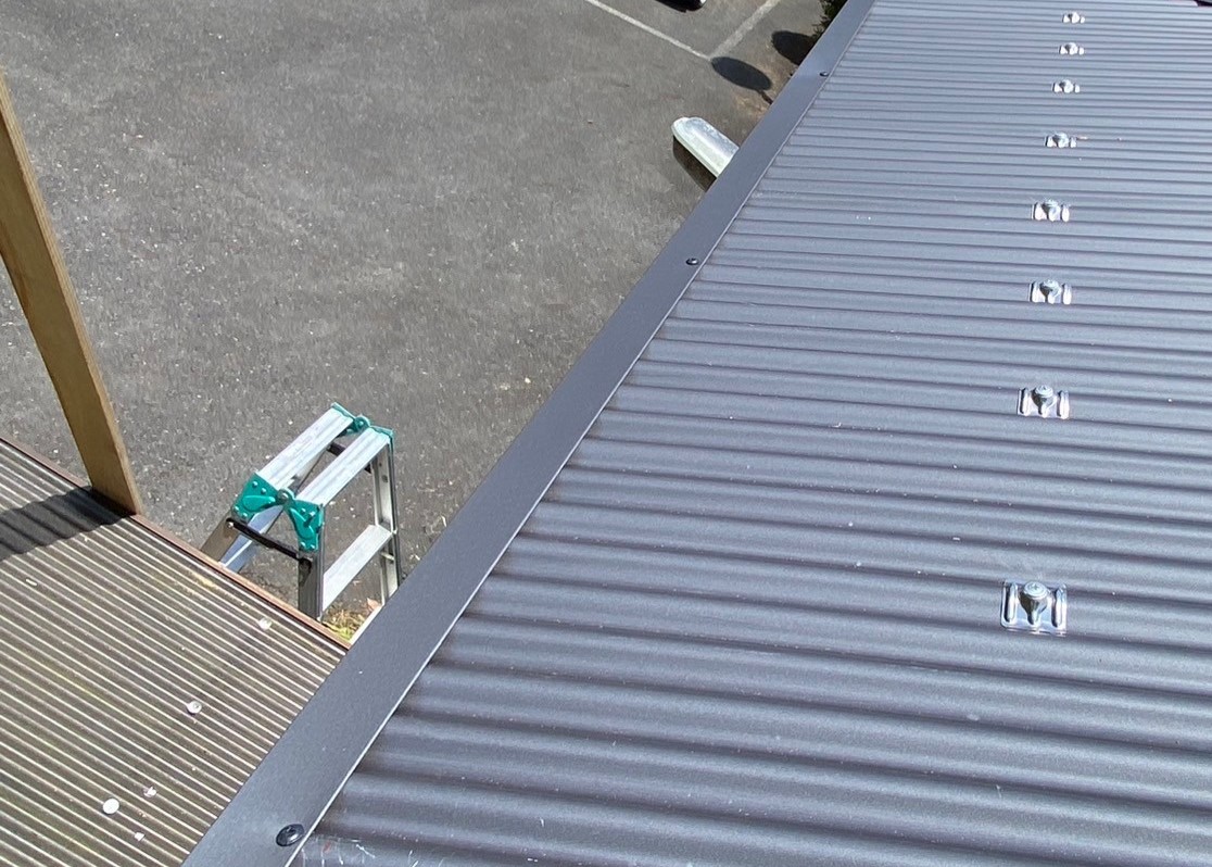 ガルバ波板カバー工事