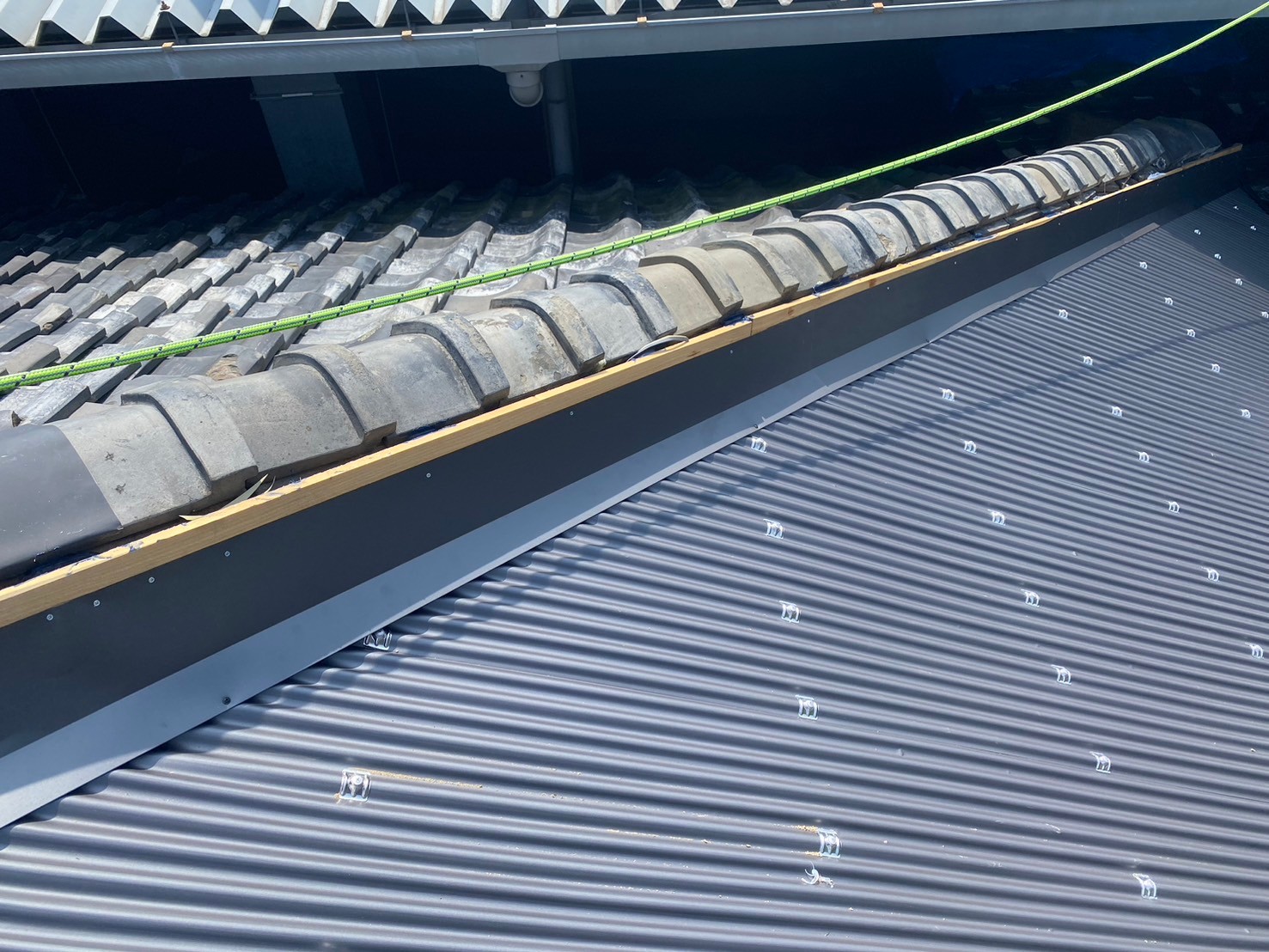 ガルバ波板カバー工事