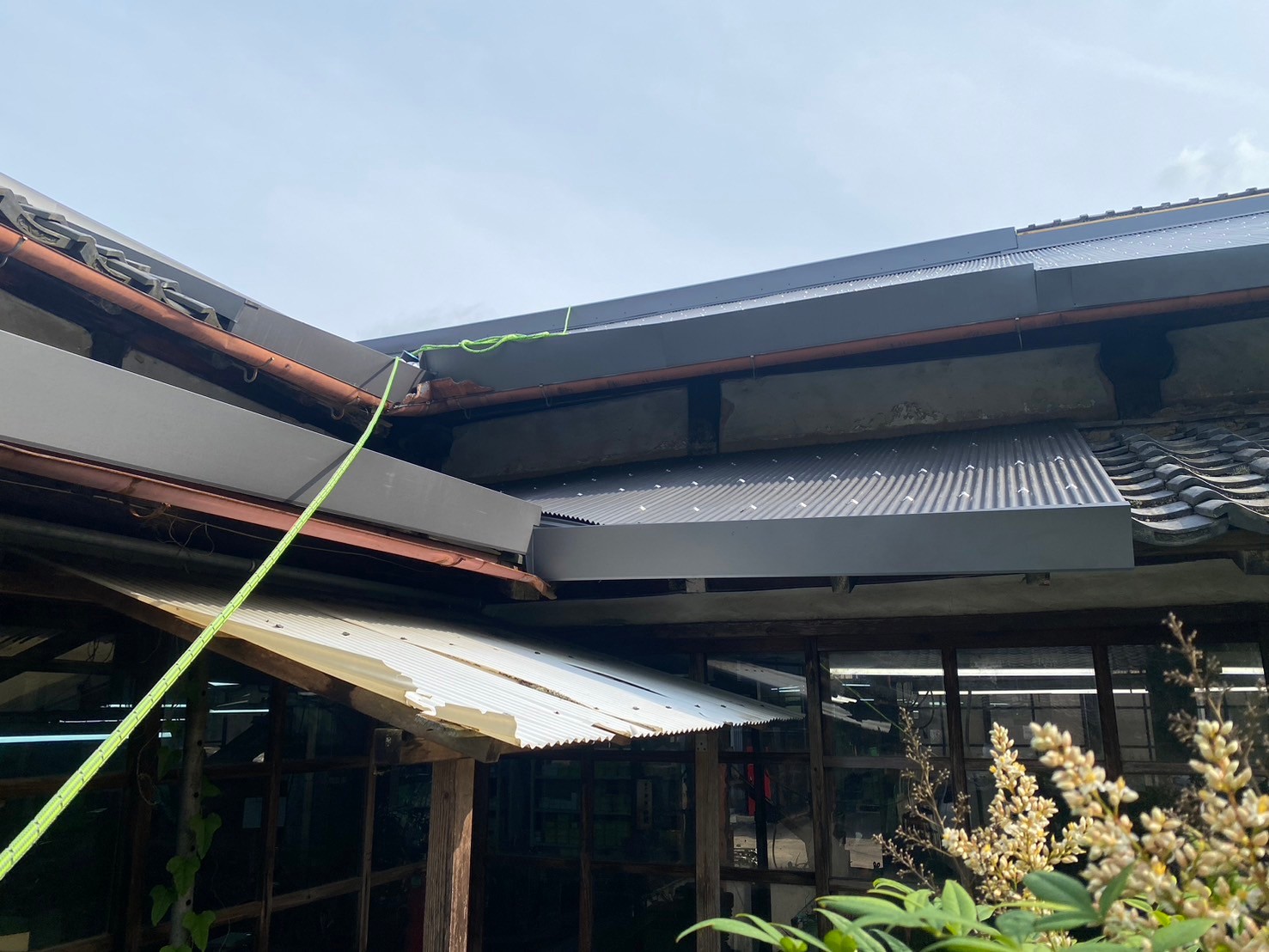 ガルバ波板カバー工事