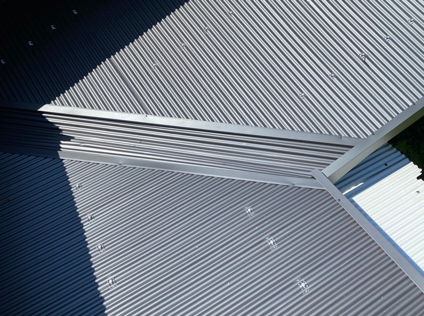 ガルバ波板カバー工事