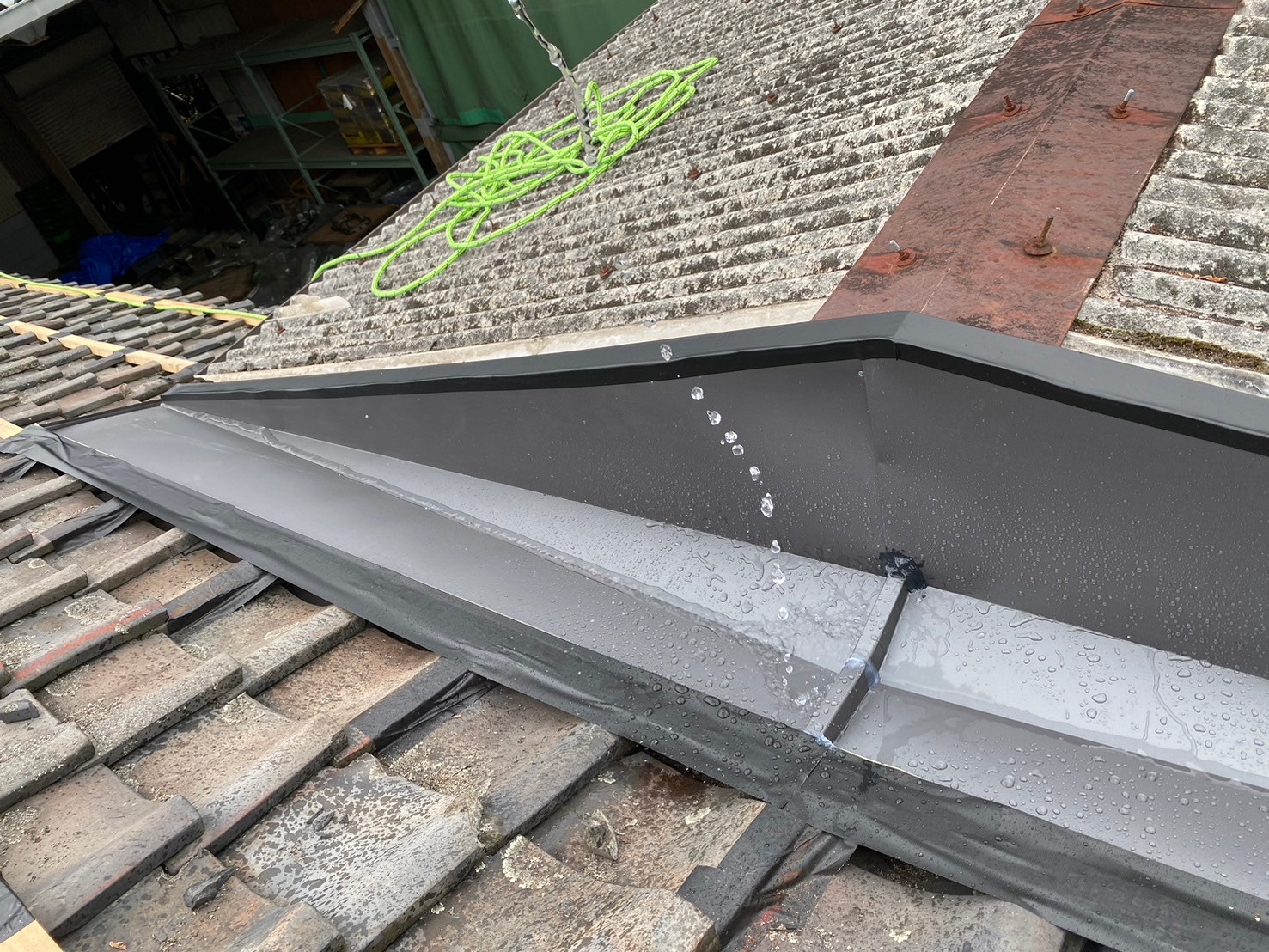 ガルバ波板カバー工事