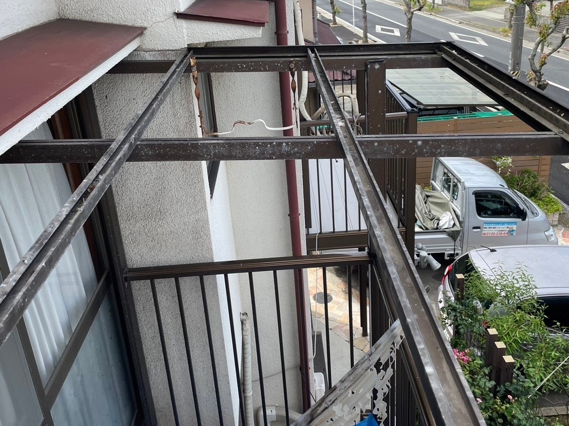 バルコニー屋根ポリカ張り替え工事